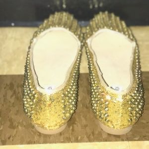 Spike gold Steve Madden flats